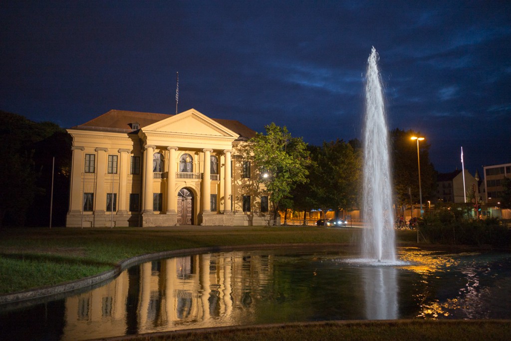 Prinz-Carl-Palais Leica M mit 28mm Elmarit asph. bei f/4.8 1/25sec ISO 3200