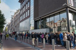 Die Schlange am Anne Frank-Haus