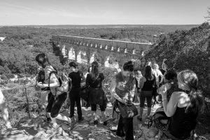 Am Pont du Gard, Leica Q bei f/5.6  1/250sec  ISO 100