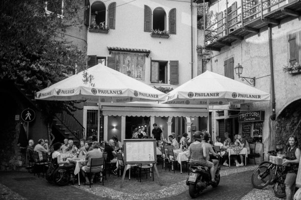 Abend am Sarsissa, Leica M4 mit 35mm Summilux bei f/2.0  1/125sec  Orange-Filter  Ilford HP5