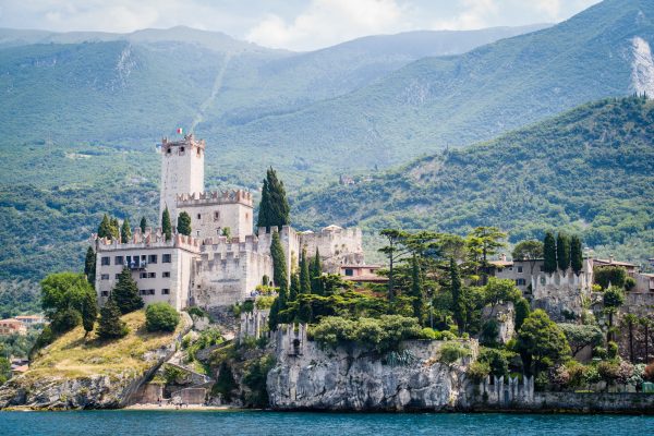 Malcesine, Leica M10 mit 50mm Summilux bei f/5.6  1/1500sec  ISO 100