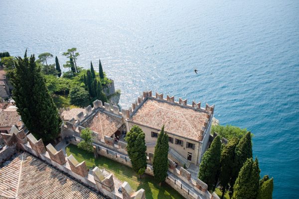 Auf der Burg von Malcesine, Leica M10 mit 28mm Summicron bei f/5.6  1/500sec  ISO 100