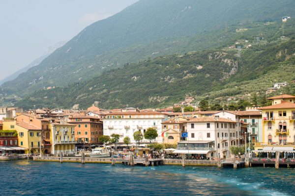 Skyline von Malcesine, Leica M10 mit 28mm Summicron bei f/5.6  1/750sec  ISO 100