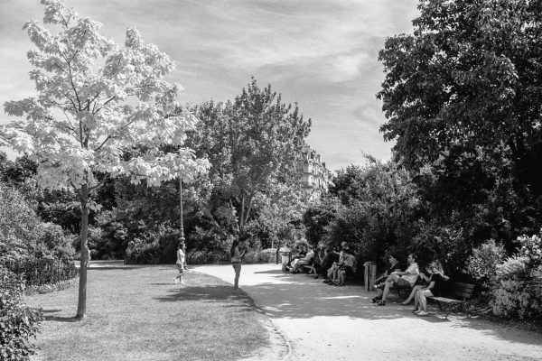 Im Park vor dem Eiffelturm