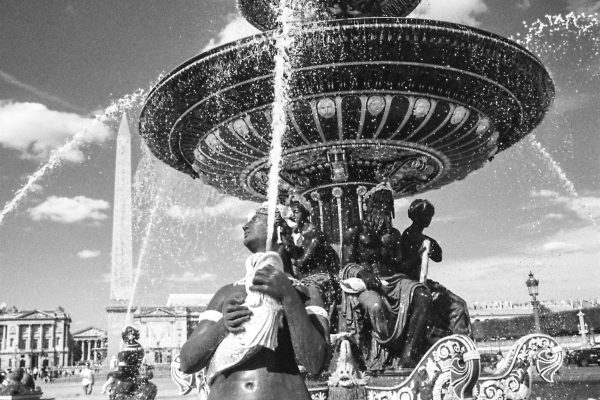 Am Place de la Concorde, 21mm Super-Elmar und Rot-Filter