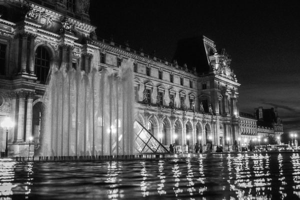 Am Louvre, Leica M4 mit 35mm Summilux bei f/1.4