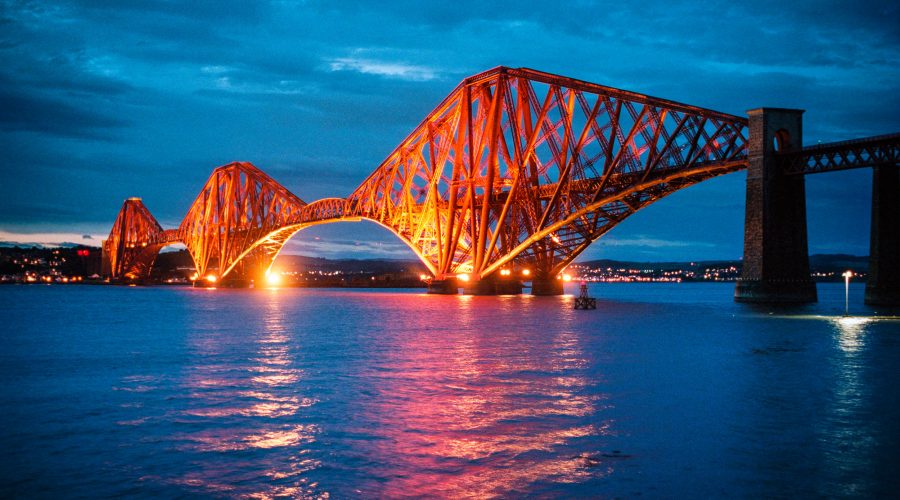 Forth-Bridge. Leica M6 mit 50mm Summilux bei f/4.0  2sec  Kodak Portra 160