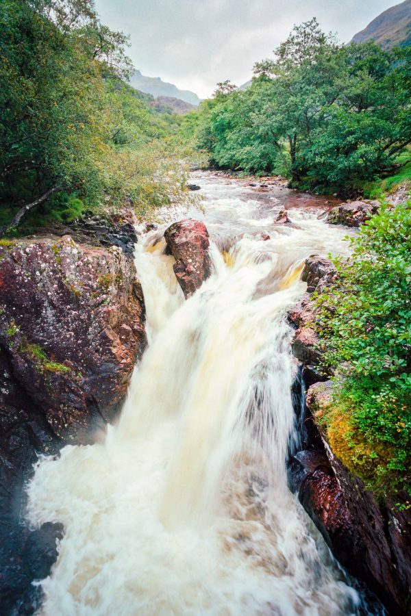 Untere Steall Falls. Leica M6 mit 21mm Summilux bei f/16  1/15sec  Kodak Portra 160