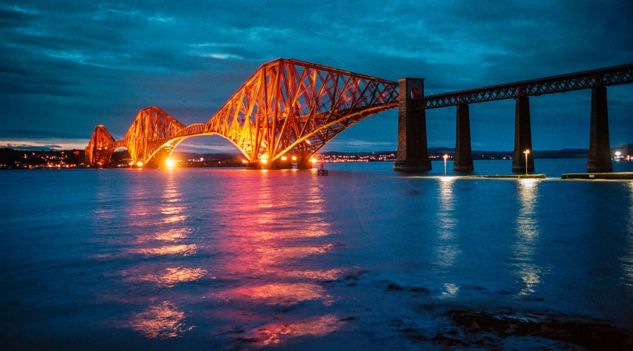 Forth-Bridge. Leica M6 mit 35mm Summilux bei f/4.0  4sec  Kodak Portra 160