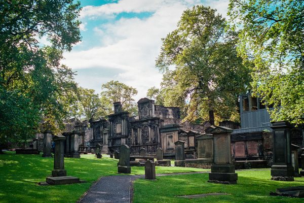 Greyfriars Kirkyard. Leica M6 mit 35mm Summilux bei f/5.6  1/250sec, Kodak Portra 160