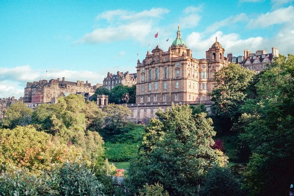 Edinburgh Skyline über Princess Park. Leica M6, Kodak Portra