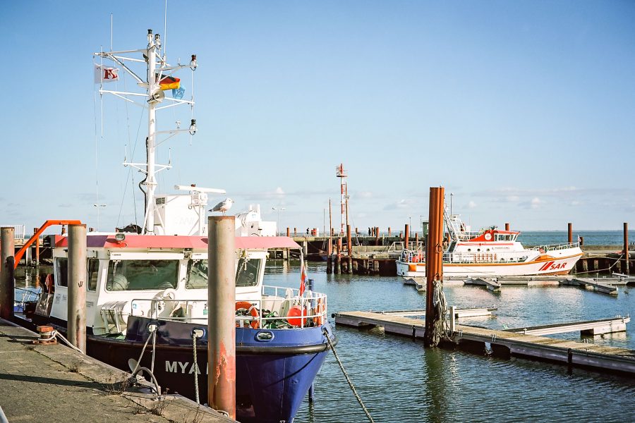 Hafen von List, Fuji GW 690 bei f/8  1/500sec,  Kodak Portra 160