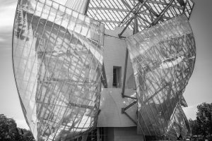 Architektur: Fondation Louis Vuitton. M10 mit 28mm Summicron bei f/5.6  1/250sec  ISO 100