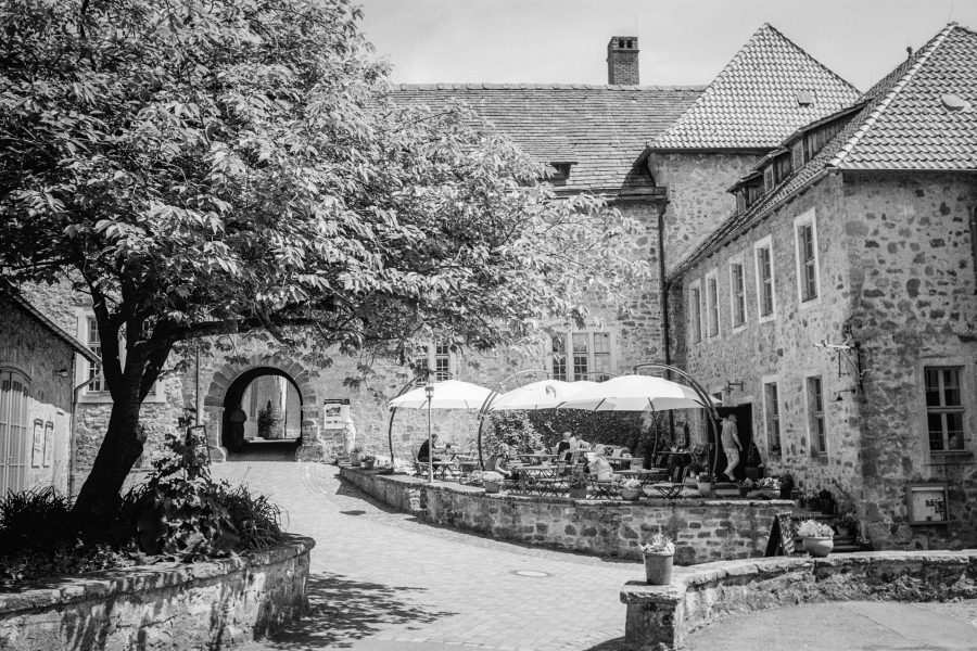 Burg Sternberg, Leica IIIf mit 3,5cm Summaron, Orange-Filter