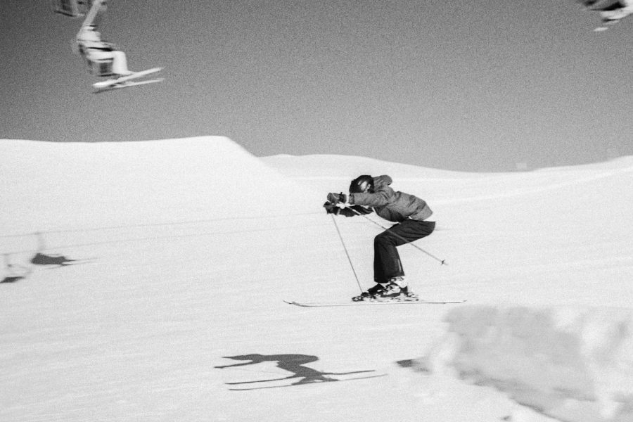 Mitgezogen. Leica IIIf mit 3,5cm Summaron, f/5.6 bei 1/500s Kodak Tri-X, Orange-Filter