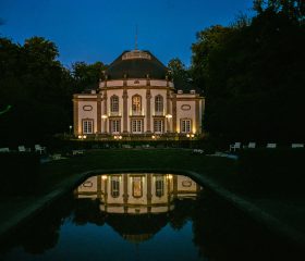 Theater im Park. Kodak Portra 800. Aus der Hand mit 1/30s