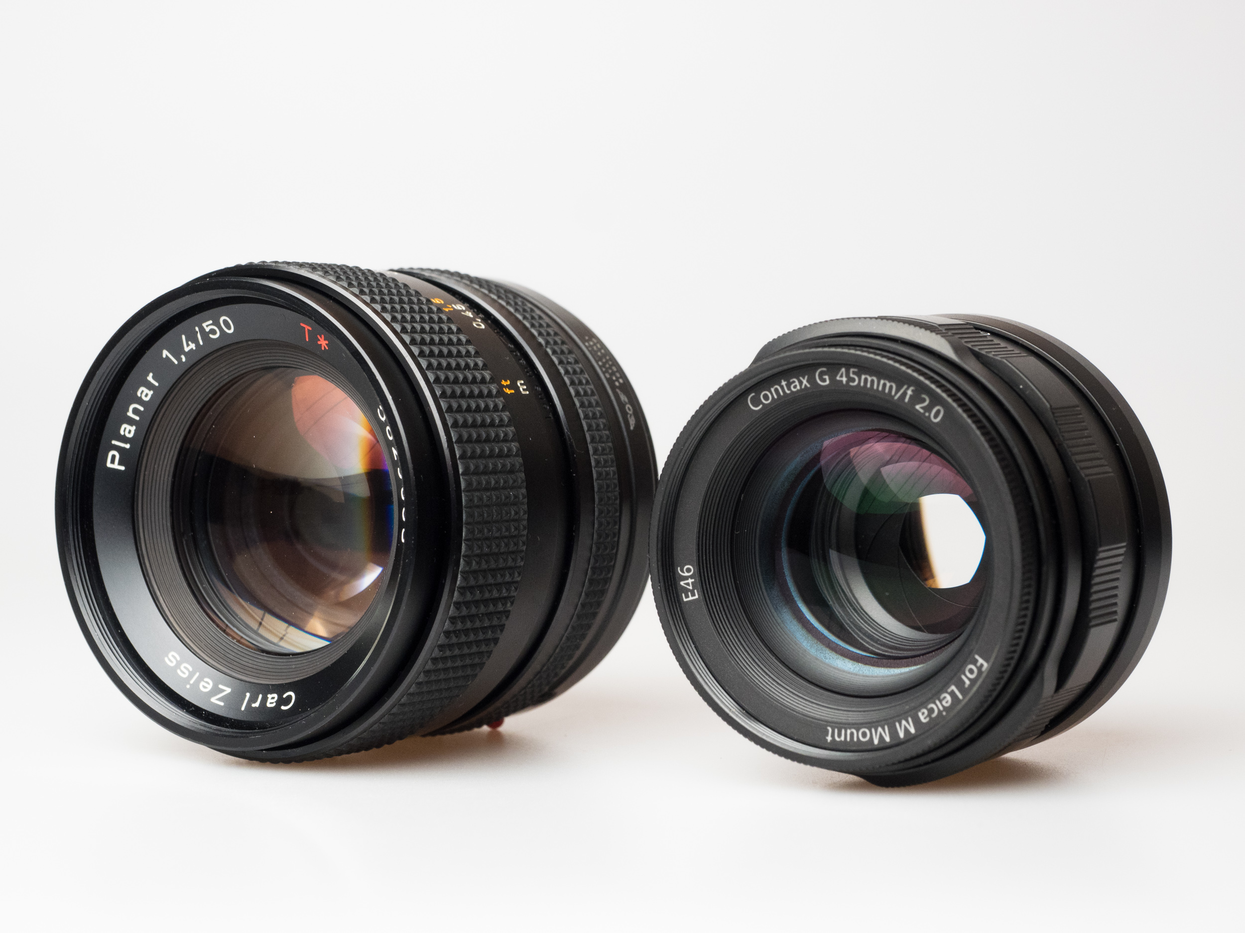 Produktabbildung Carl Zeiss Contax Planar 1,4(50 (li) und 2/45 (re), jeweils umgebaut auf Leica M