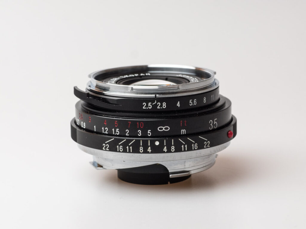 Produktfoto für M-Files-Navigator zeigt Voigtländer Color-Skopar 35mm F2.5