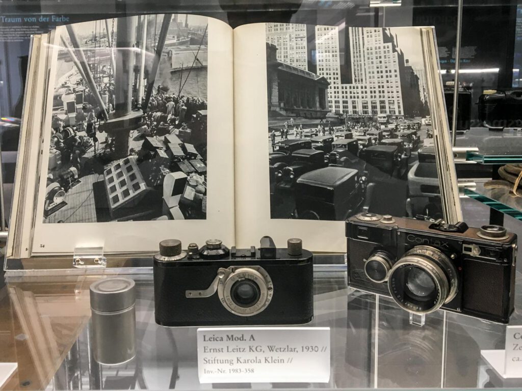 Historische Kamerasammlungen: Bild zeigt Ausstellung im Deutschen Museum München