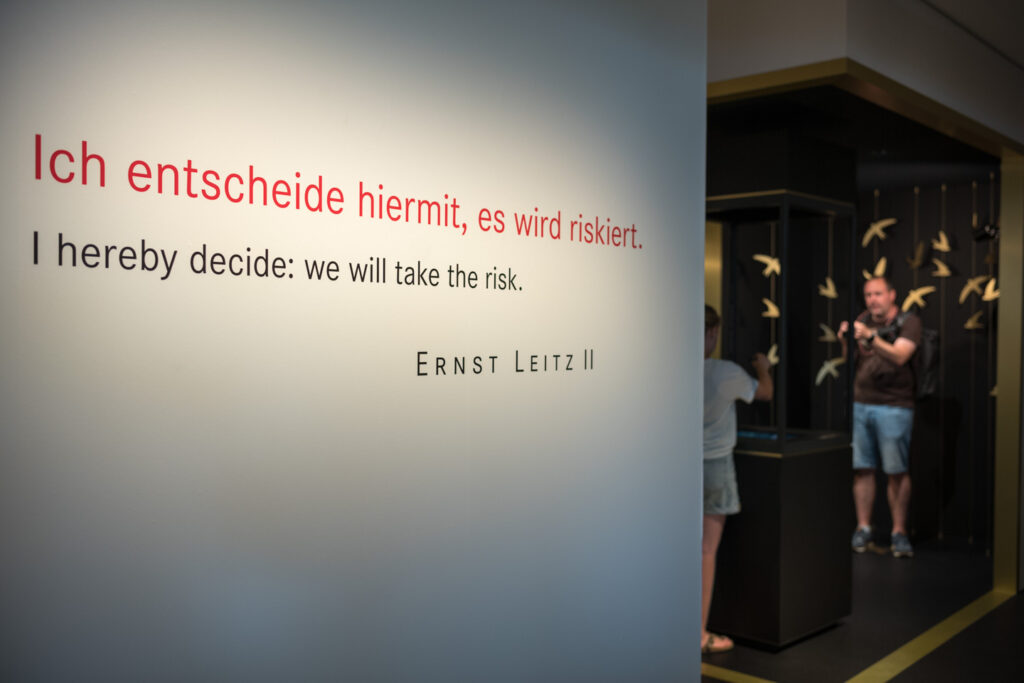 Historische Kamerasammlungen: Bild zeigt Szene im Ernst Leitz Museum Wetzlar
