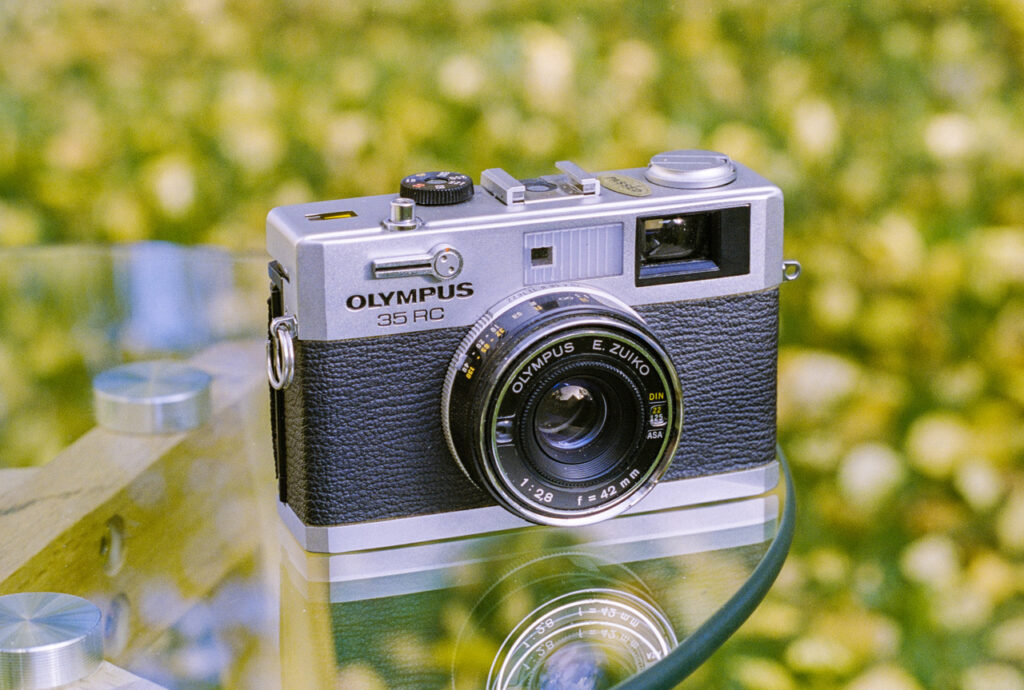 Produktfoto zeigt Olympus 35 RC Messsucherkamera für Film