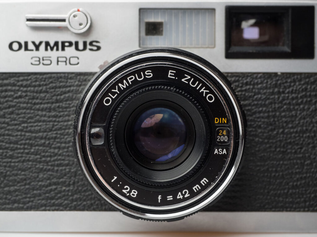 Produktfoto zeigt Olympus 35 RC Messsucherkamera für Film