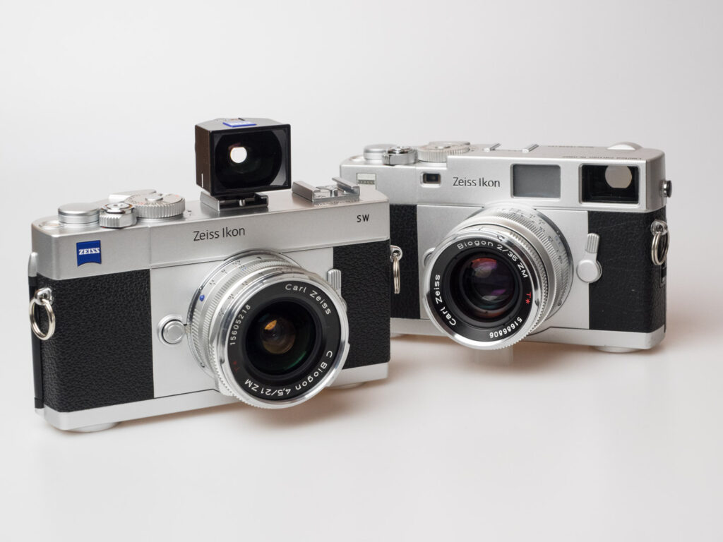 Produktbild zeigt Zeiss Ikon SW und Zeiss Ikon analoge Kleinbildkameras
