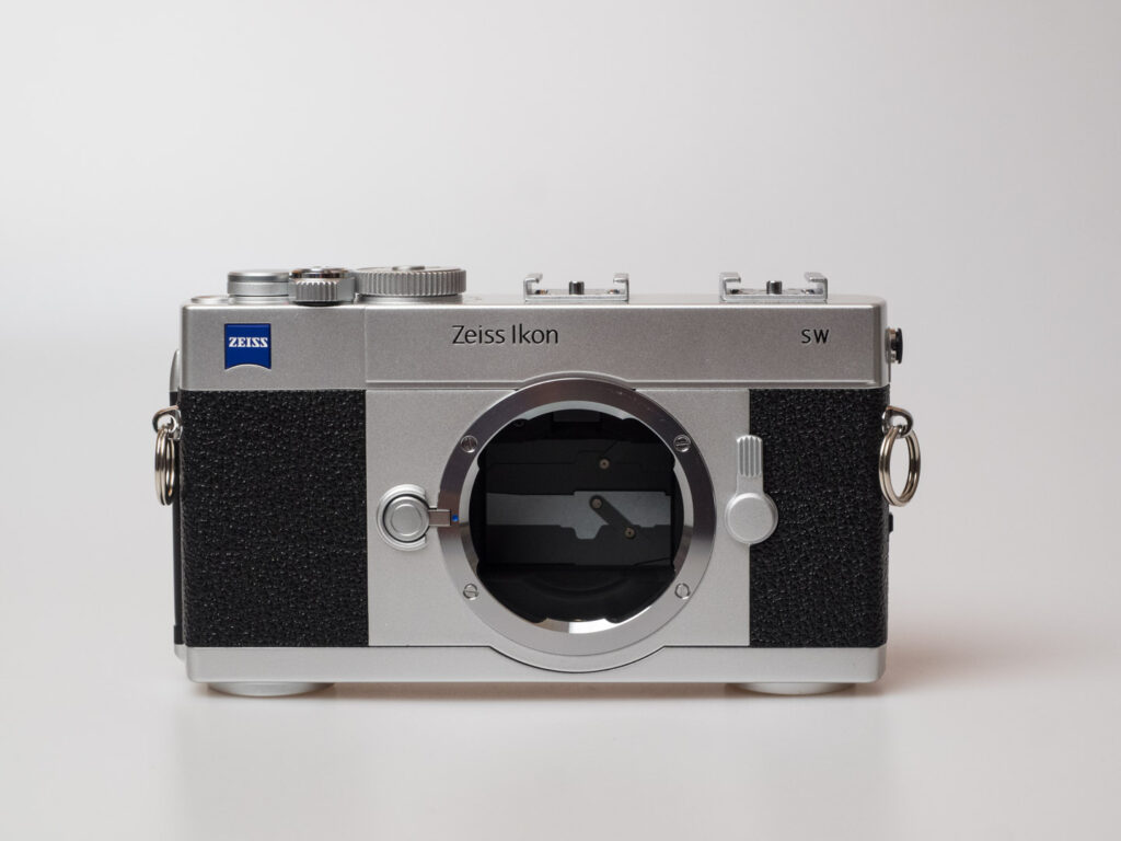 Produktbild zeigt Zeiss Ikon SW analoge Kleinbildkamera