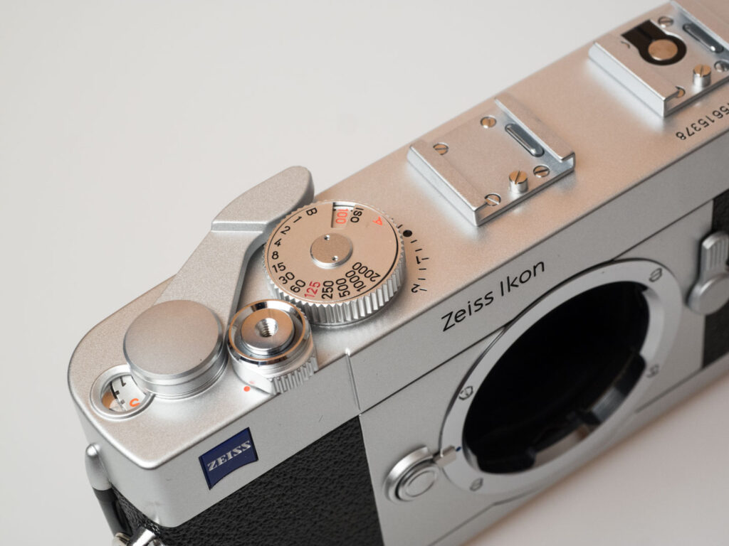 Produktbild zeigt Zeiss Ikon SW analoge Kleinbildkamera