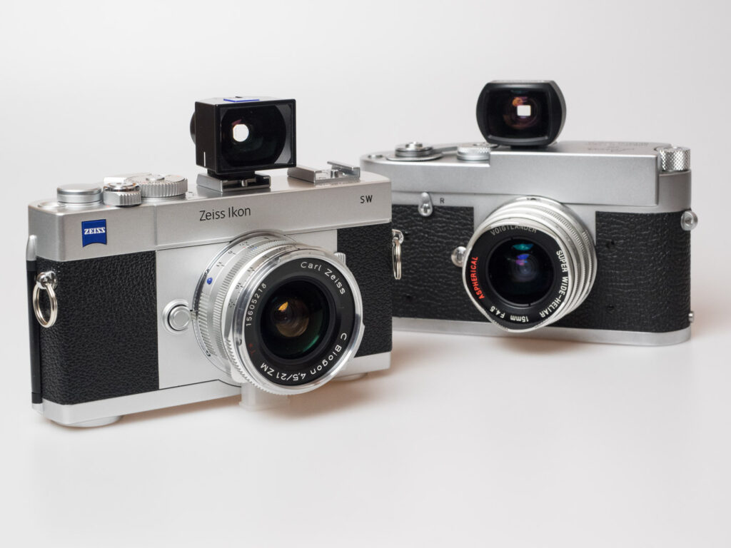 Produktbild zeigt Zeiss Ikon SW analoge Kleinbildkamera mit Leica MD