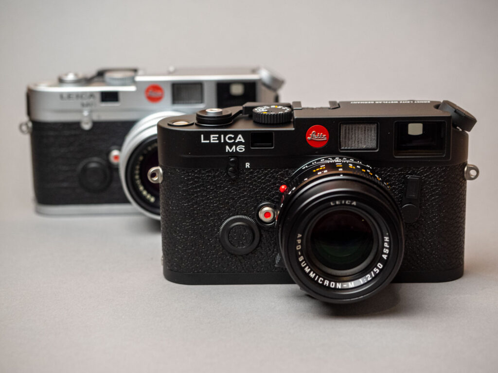 Produktbild zeigt alte und neue Kamera zu der Werbeaktion, in deren Rahmen eine Leica M6 günstig zu bekommen ist.