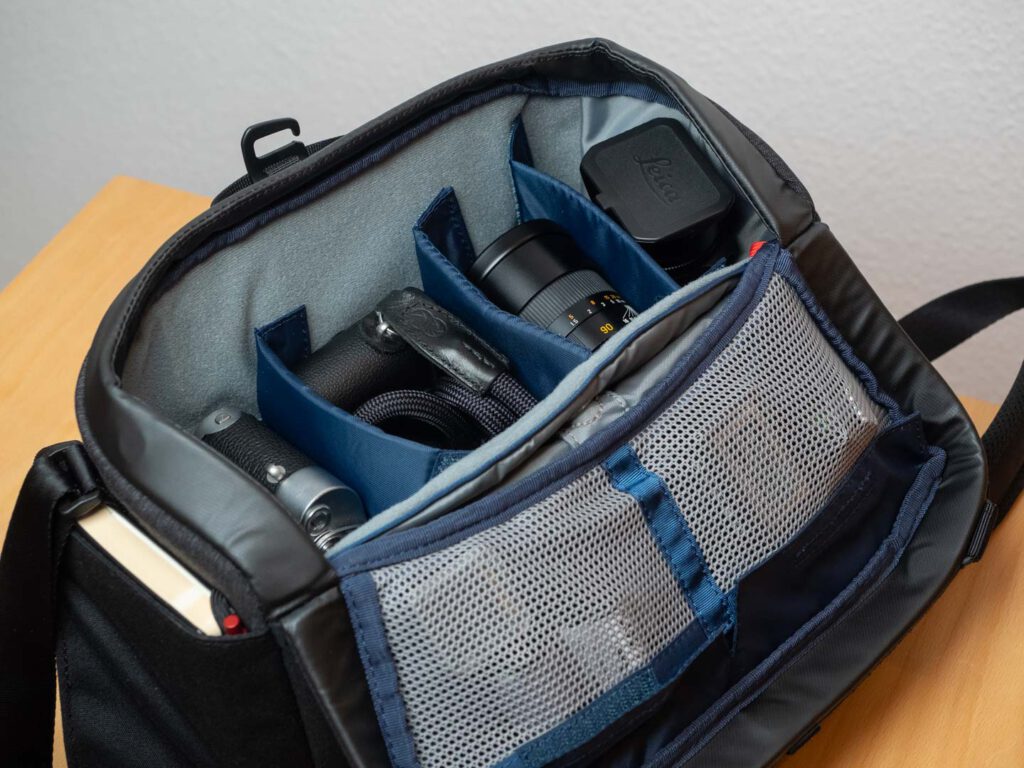 Produktbild zeigt eine mögliche perfekte Fototasche für Leica M und Co: ThinkTank Speedtop 15