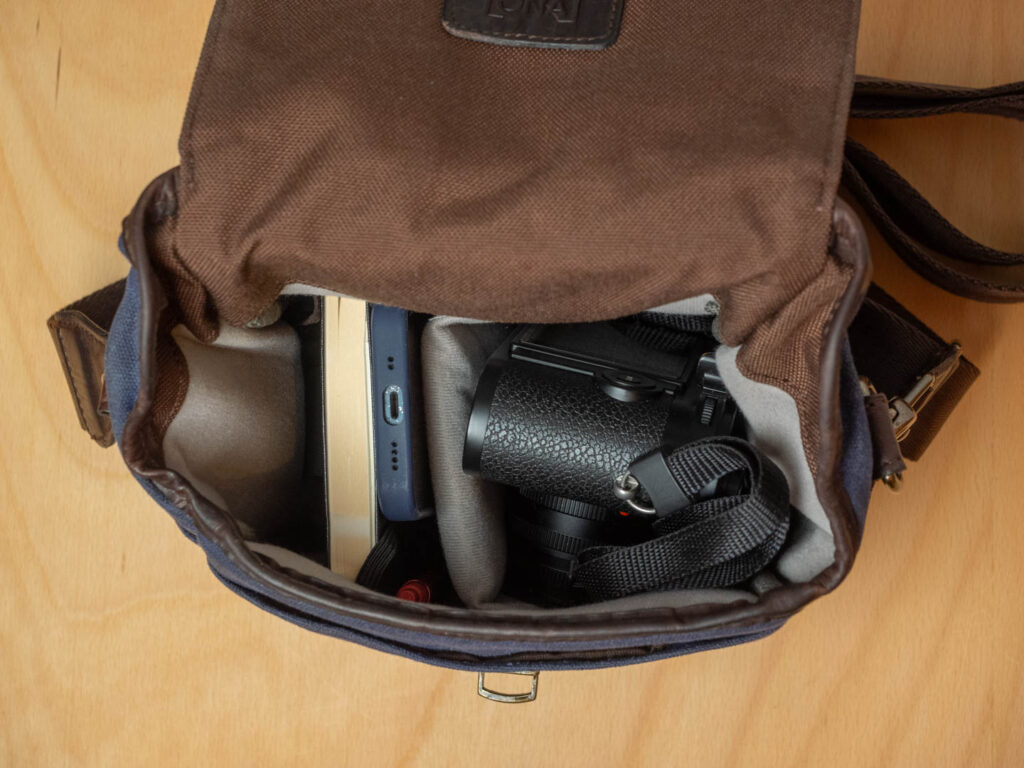 Produktbild zeigt eine mögliche perfekte Fototasche für Leica M und Co: ONA Bond Street