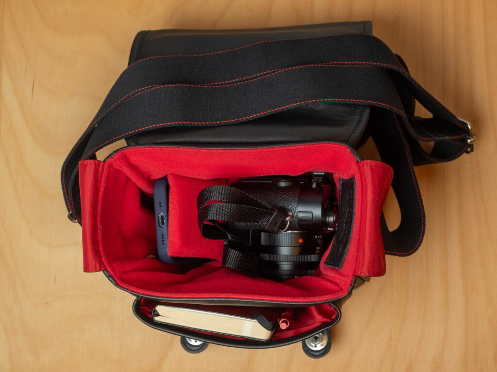 Produktbild zeigt eine mögliche perfekte Fototasche für Leica M und Co: Oberwerth Boulevard Compact