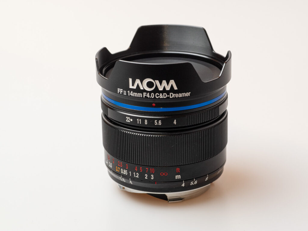 Produktbild zeigt eines der vielen Objektive für Leica M aus China, hier von Laowa.