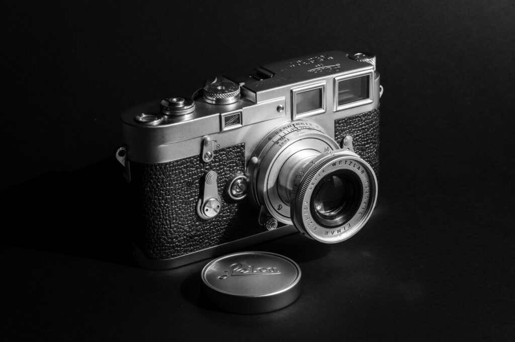 Leica M3, wie sie erstmals bei der Photokina 1954 vorgestellt wurde.